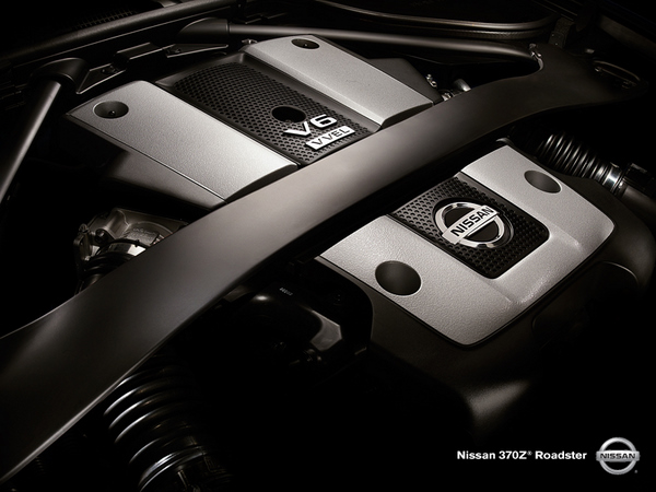 Nissan 370Z convertible roadster VQ37VHR engine